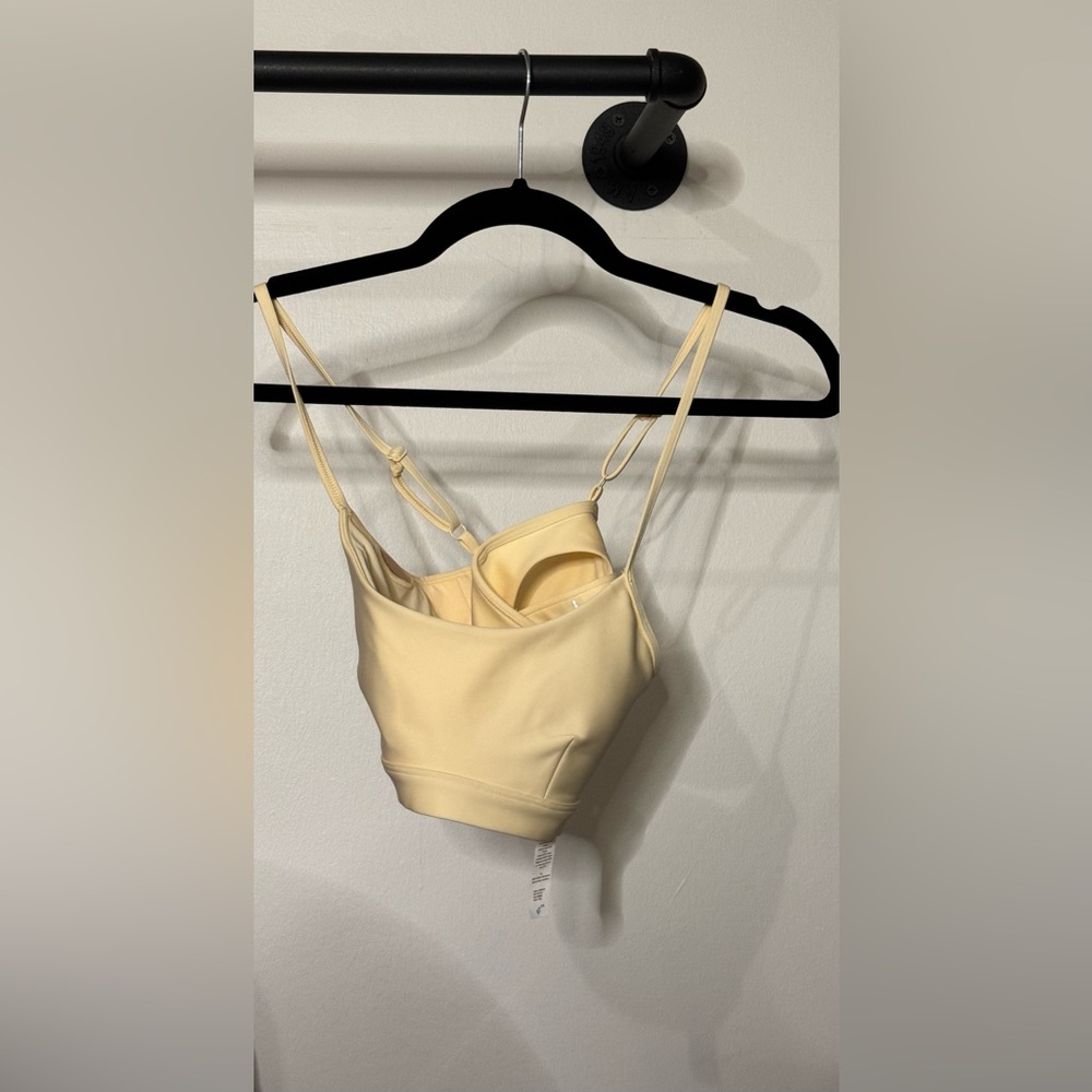 Alo Airlift Intrigue Bra - Picture 4 of 7